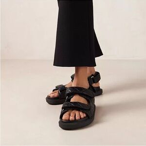 Alohas hook loop quilted leather black sandal chunky